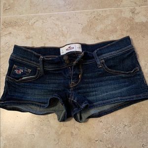 HOLLISTER JEAN SHORTS